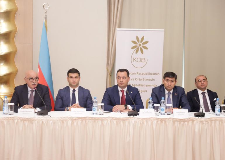 Təhsil sahəsində kiçik və orta biznesin inkişafı müzakirə edilib