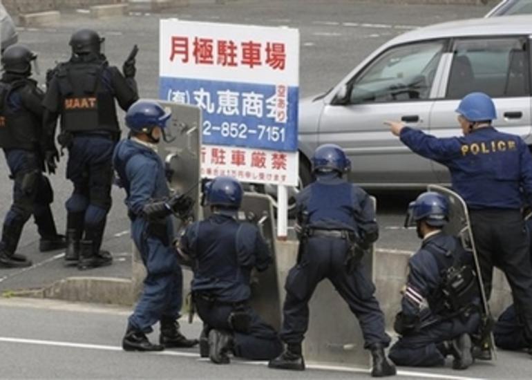 Yaponiyada silahlı hücumda iki nəfər ölüb