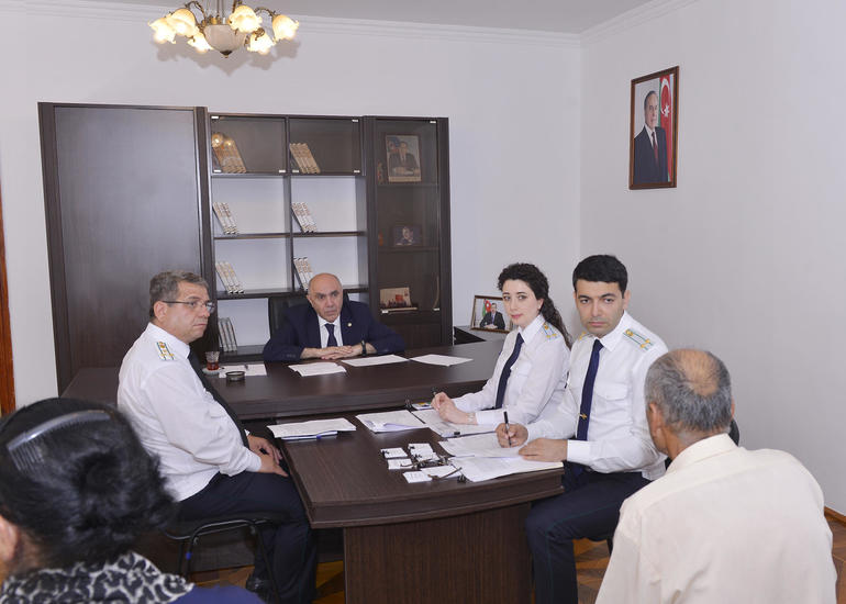 Baş prokuror Astara rayonunda vətəndaşları qəbul edib