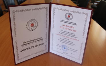 Yaqub Mahmudov Beynəlxalq Türk Akademiyasının da həqiqi üzvü seçildi