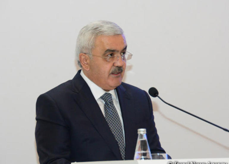 Rövnəq Abdullayev məzun törəni münasibəti ilə BANM kollektivinə təbrik məktubu göndərib