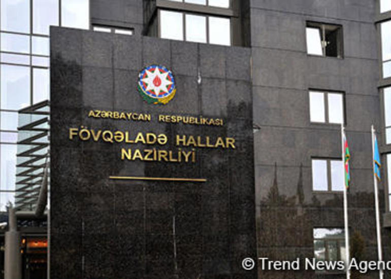 FHN: “Sədərək” ticarət mərkəzi 900 kvadratmetr sahədə yanıb