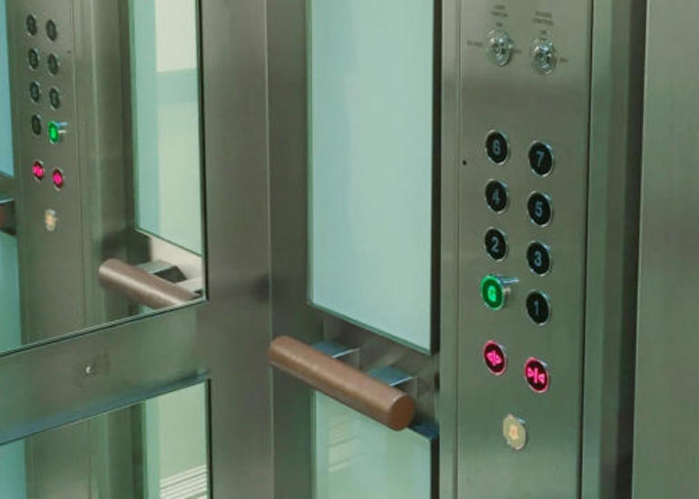 İlin sonuna kimi Bakıda 542 yeni lift quraşdırılacaq