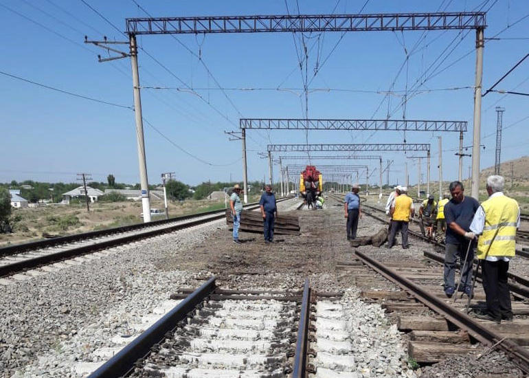 Dəmir yollarında yeni yoldəyişənlər quraşdırılır