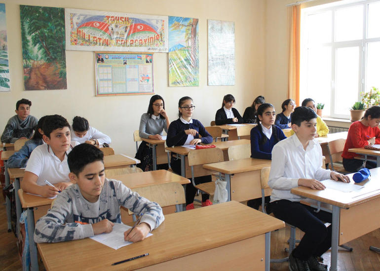Bu tədris ilində şagirdlərin çoxu oğlanlar olacaq - STATİSTİKA