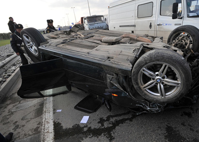 Qobustanda “Toyota” aşdı, ölən və yaralanan var