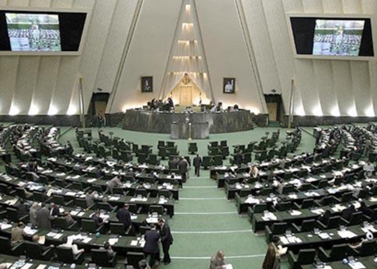 İran parlamenti ABŞ-a qarşı sanksiyaları düşünür
