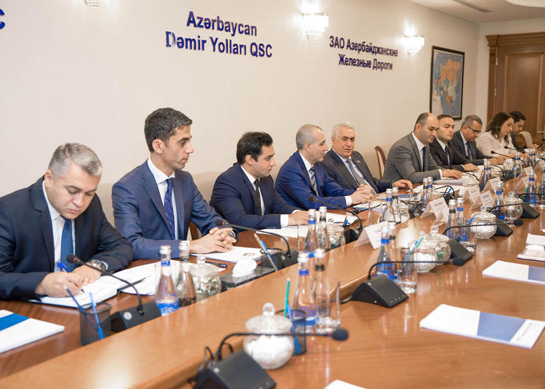 Dəmir yolları sahəsində Dünya Bankı ilə əməkdaşlıq müzakirə edilib