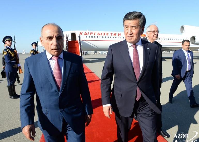 Qırğızıstan Prezidenti Sooronbay Jeenbekov Azərbaycana səfərə gəlib