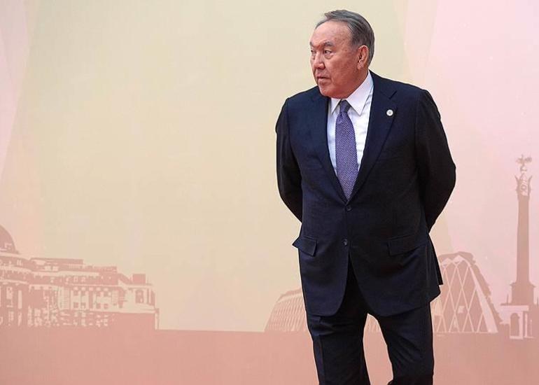 Nazarbayev “geri dönür” – Səlahiyyəti artırıldı