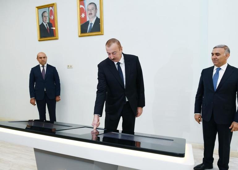 Prezident İlham Əliyev “Qəbələ” elektrik yarımstansiyasında yenidənqurmadan sonra yaradılan şəraitlə tanış olub