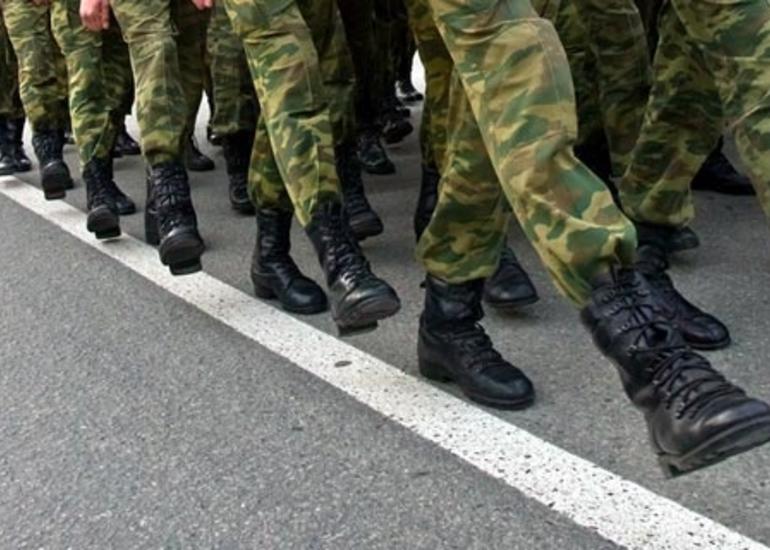 Erməni hərbçi özünü asdı