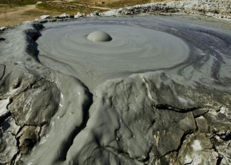 Yaxın zamanlarda Palçıq Vulkanları Qonaq Mərkəzinin tikintisinə başlanılacaq