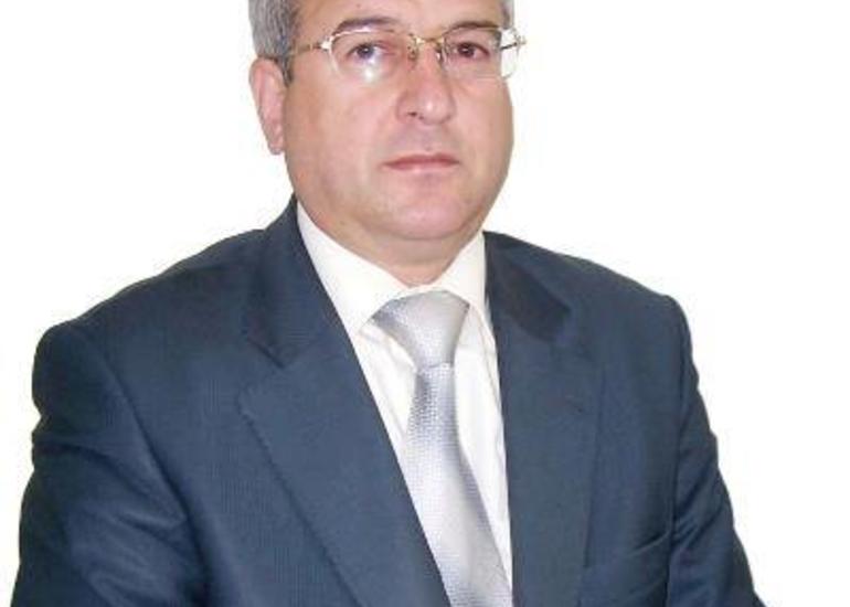 Daha bir jurnalist namizədliyini irəli sürdü