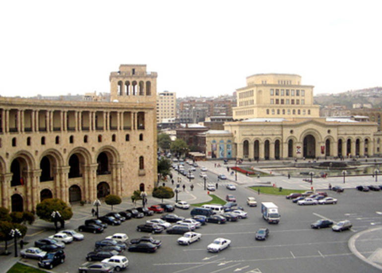 Ermənistan Konstitusiya məhkəməsinin sədrinə ittiham irəli sürüldü