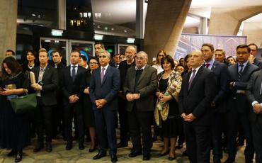 Heydər Əliyev Fondunun təşkilatçılığı ilə UNESKO-nun baş qərargahında Azərbaycan xalçalarının sərgisi açılıb