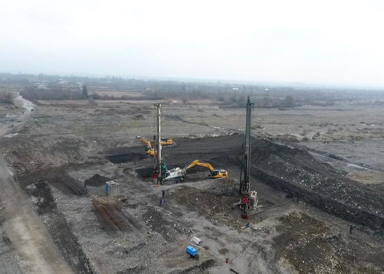 Qəbələdə Bum çayı üzərində yeni körpü inşa edilir