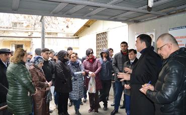 Qüdrət Həsənquliyev seçicilərlə növbəti məhəllə görüşünü keçirib