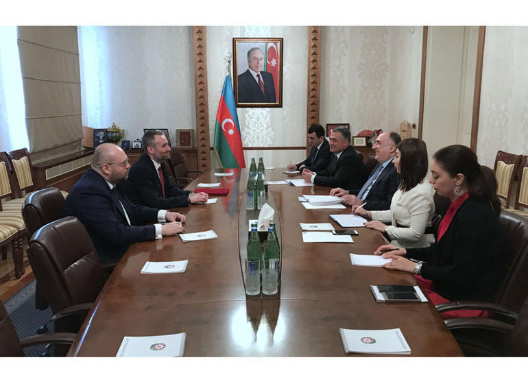 Elmar Məmmədyarov Polşanın yeni səfiri ilə görüşüb