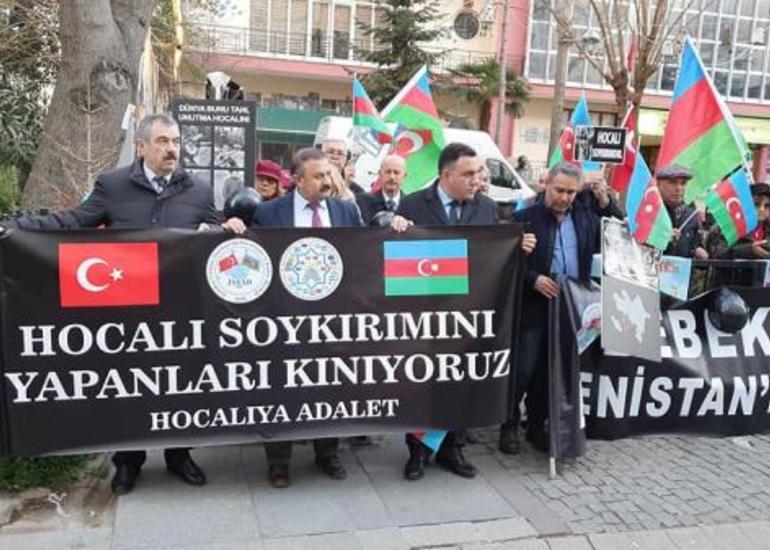 İstanbulda Xocalı soyqırımı ilə bağlı yürüş keçirilib