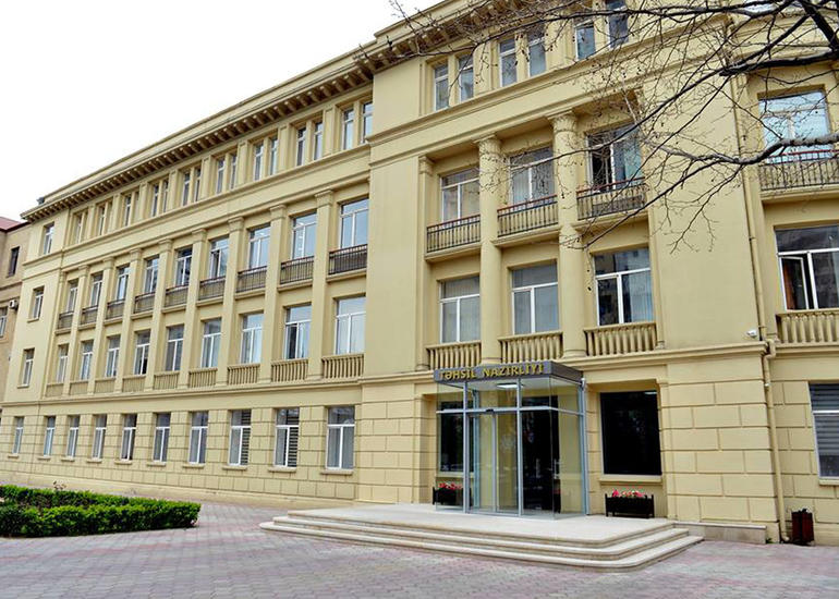 Müəyyən simptomları olan şagirdlərin dərsə məcburi şəkildə gətirilməməsi barədə tapşırıq verilib