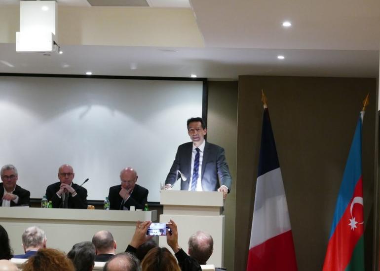 Parisdə “Azərbaycan böyük dövlətlər arasında” kitabının təqdimatı keçirilib