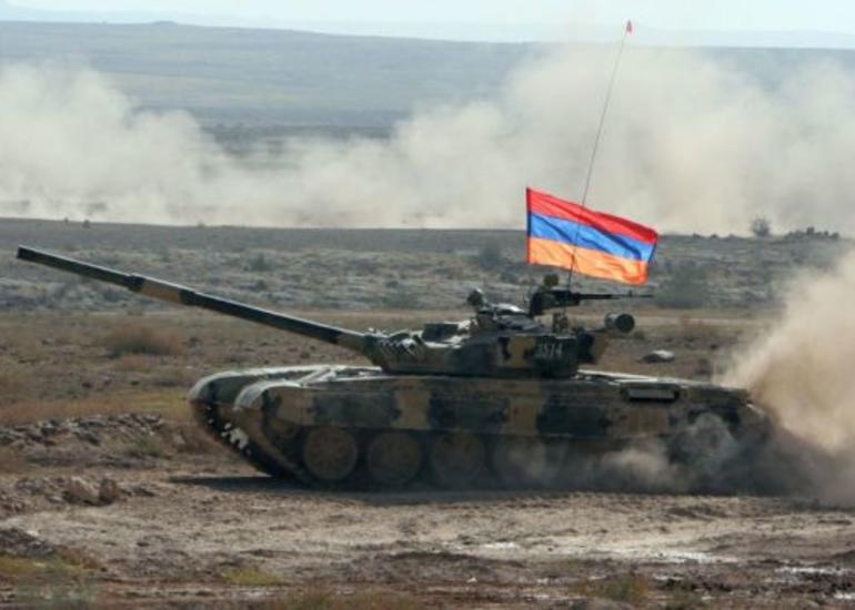 Akopyan: Ermənistan şərq istiqamətinə ordu yığır