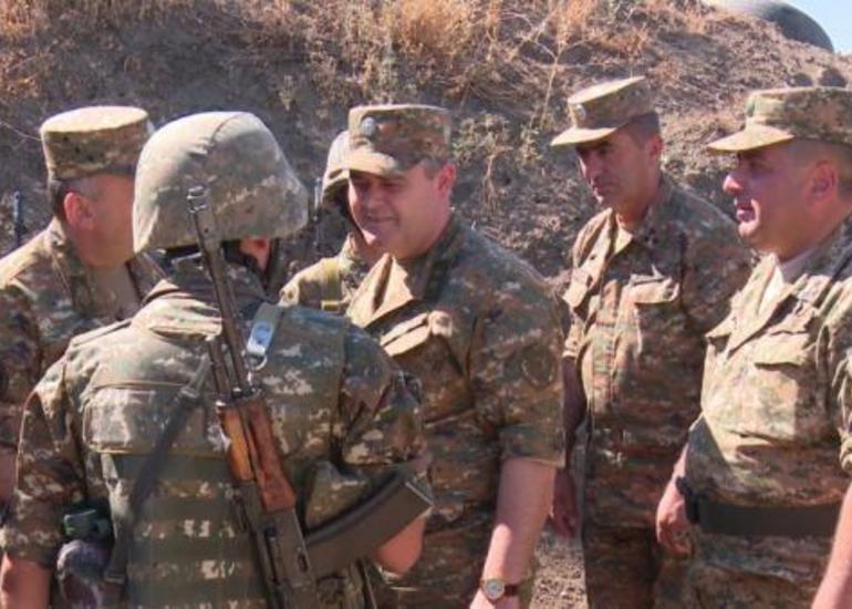 Ermənistan qərargah rəisi Azərbaycanla sərhəddə