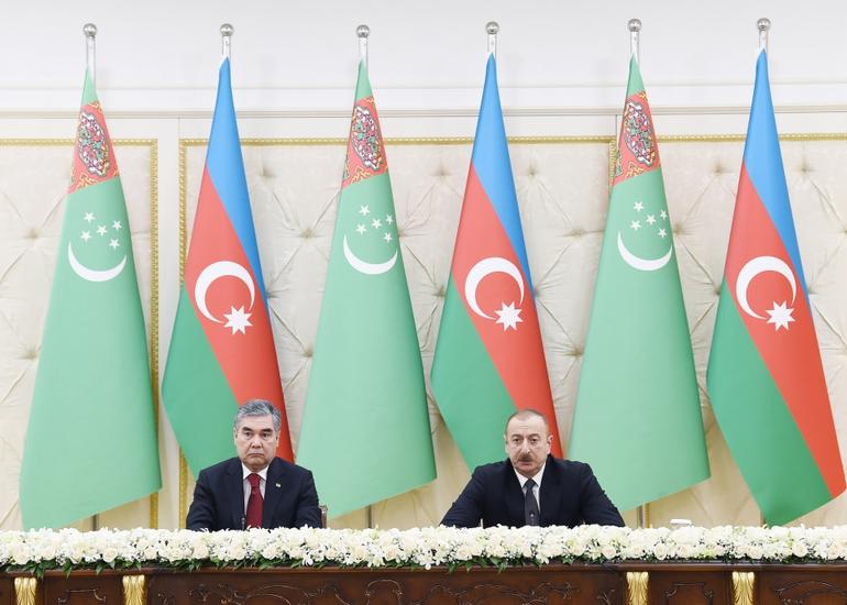 Azərbaycan və Türkmənistan prezidentləri mətbuata bəyanatlarla çıxış ediblər