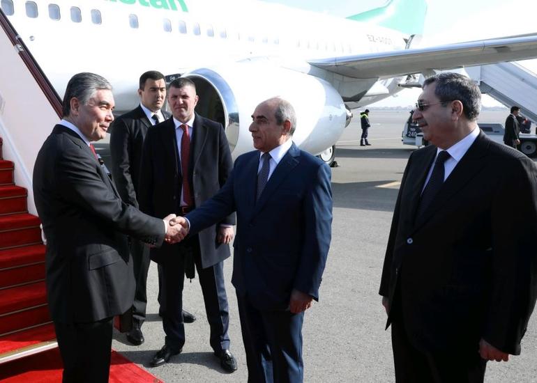 Türkmənistan Prezidenti Azərbaycana rəsmi səfərə gəlib