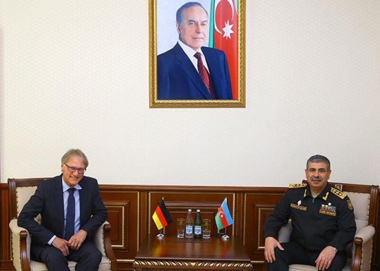 Azərbaycan və Almaniya arasında hərbi əməkdaşlıq müzakirə edilib