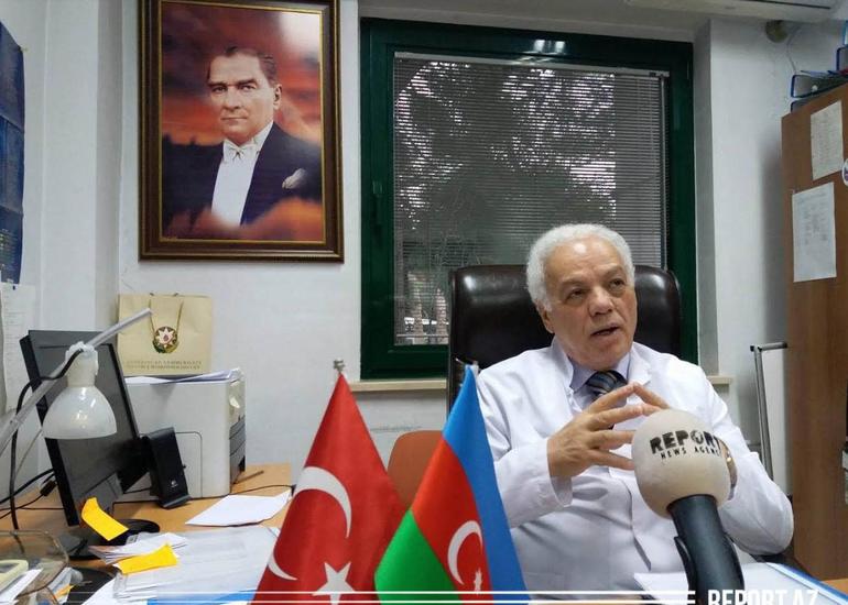 Türkiyənin azərbaycanlı alimi: “Koronavirusa qarşı bir neçə vaksin hazırlanıb”