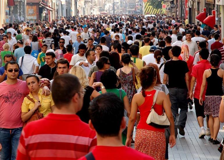 Azərbaycanda müvəqqəti yaşayan əcnəbilərlə bağlı YENİ qərar