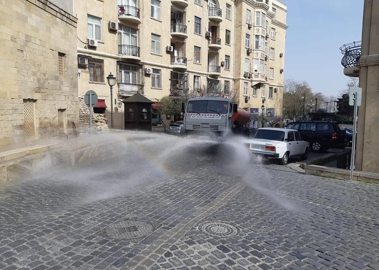 "İçərişəhər"in bütün küçələri xüsusi məhlulla yuyulur
