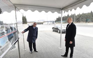 Prezident İlham Əliyev Bakı-Sumqayıt yolunun genişləndirilməsi çərçivəsində görülən işlərlə tanış olub, Moskva prospekti ilə 20 Yanvar küçəsinin kəsişməsindəki piyada keçidinin açılışında da iştirak edib