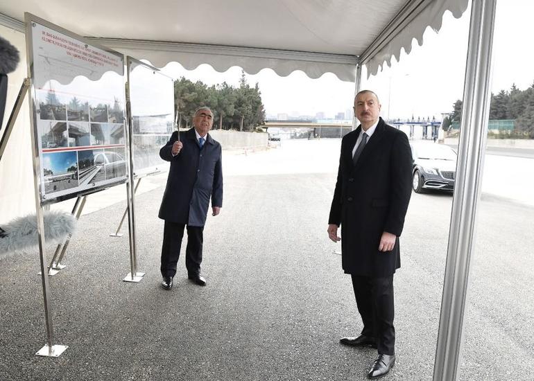 Prezident İlham Əliyev Bakı-Sumqayıt yolunun genişləndirilməsi çərçivəsində görülən işlərlə tanış olub, Moskva prospekti ilə 20 Yanvar küçəsinin kəsişməsindəki piyada keçidinin açılışında da iştirak edib