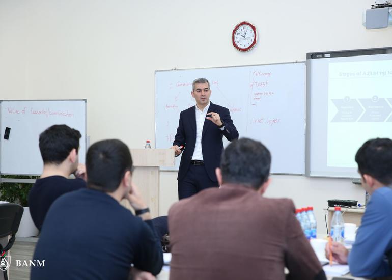 Bakı Ali Neft Məktəbi Layihə İdarəetmə Məktəbinə dinləyici qəbulu elan edir