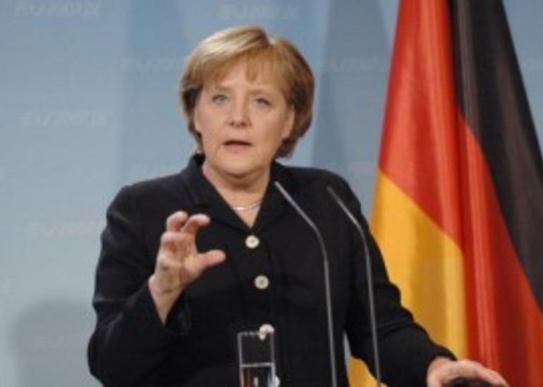 Angela Merkel: "ÜST əvəzolunmaz tərəfdaşdır"