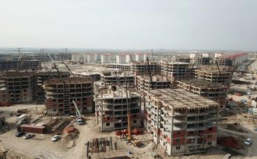 Azərbaycan Prezidenti 3042 məcburi köçkün ailəsi üçün yaşayış binalarından ibarət məhəllələrdə tikinti işlərinin gedişi ilə tanış olub