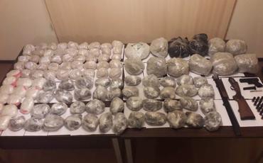 115 kq narkotik və odlu silahların Azərbaycana gətirilməsinin qarşısı alınıb