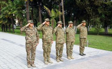 Məhərrəm Əliyev və Zakir Həsənov cəbhəboyu zonada növbəti hərbi hissədə olublar
