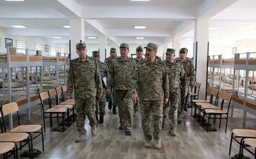 Məhərrəm Əliyev və Zakir Həsənov cəbhəboyu zonada növbəti hərbi hissədə olublar