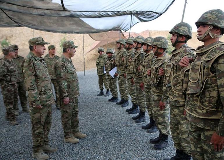 Məhərrəm Əliyev və Zakir Həsənov cəbhəboyu zonada növbəti hərbi hissədə olublar