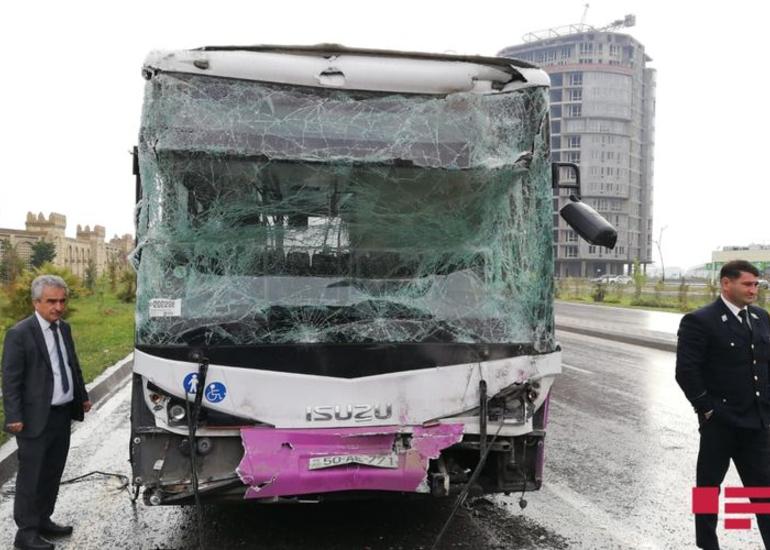Sumqayıtda iki avtobus toqquşub, 14 nəfər xəsarət alıb