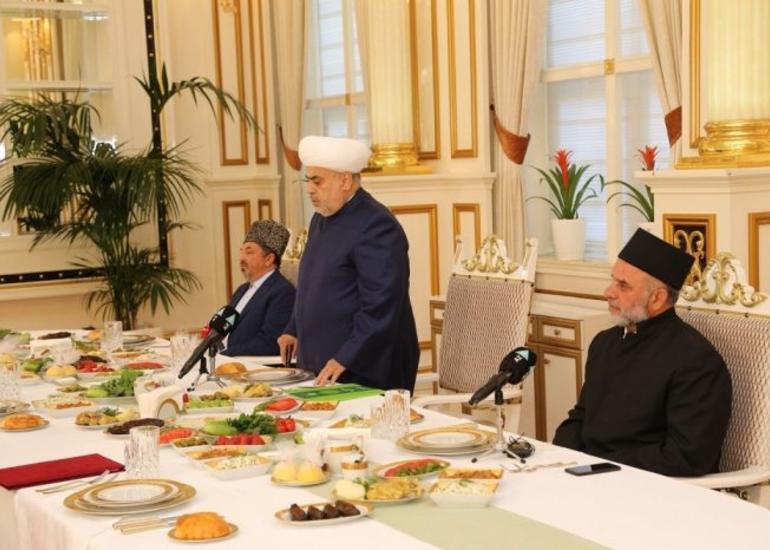 Dini konfessiyaların rəhbərləri birlikdə iftar açdılar