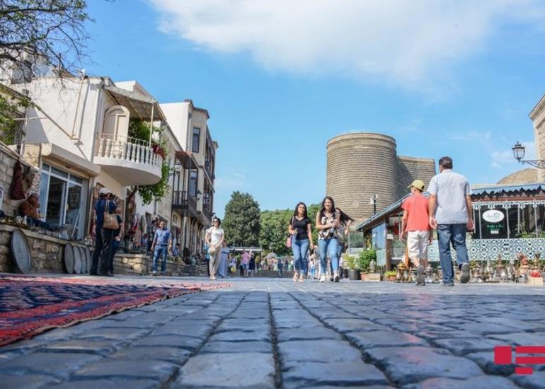 TƏBİB: İnsanlar küçə və parklara axın etməməli, restoranlarda müvafiq tibbi-metodik göstərişlərə əməl olunmalıdır