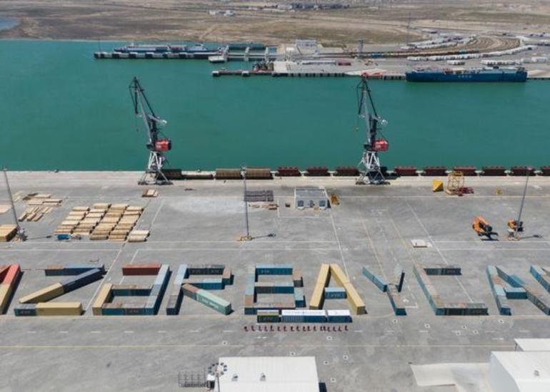 Bakı Limanı 28 May - Respublika Günü ilə əlaqədar olaraq maraqlı aksiya həyata keçirib