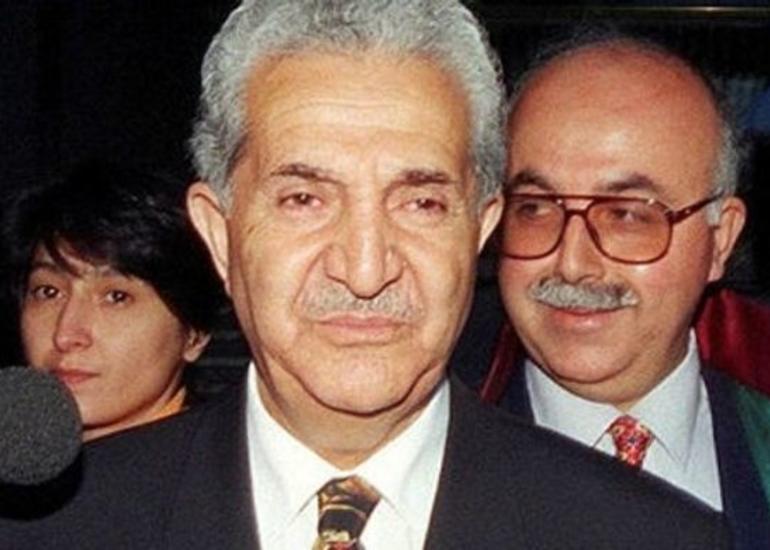 Türkiyənin tanınmış siyasi xadimi Əhməd Tekdal vəfat edib