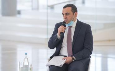 Azərbaycan Prezidentinin köməkçisi Anar Ələkbərov media nümayəndələri ilə görüşüb