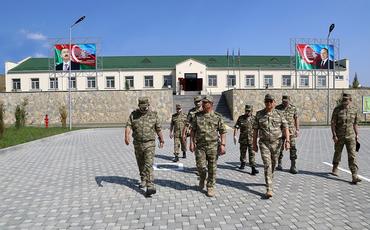 Müdafiə naziri cəbhəboyu zonada hərbi hissənin açılışında iştirak edib